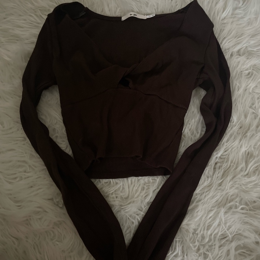 Brown twist cut out long sleeve